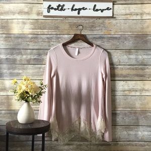 PINK TOP WITH LACE DETAIL